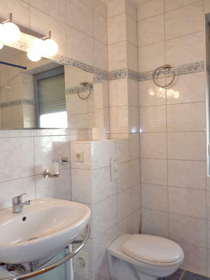 Ferienwohnung Zum Yachthafen Варен Экстерьер фото